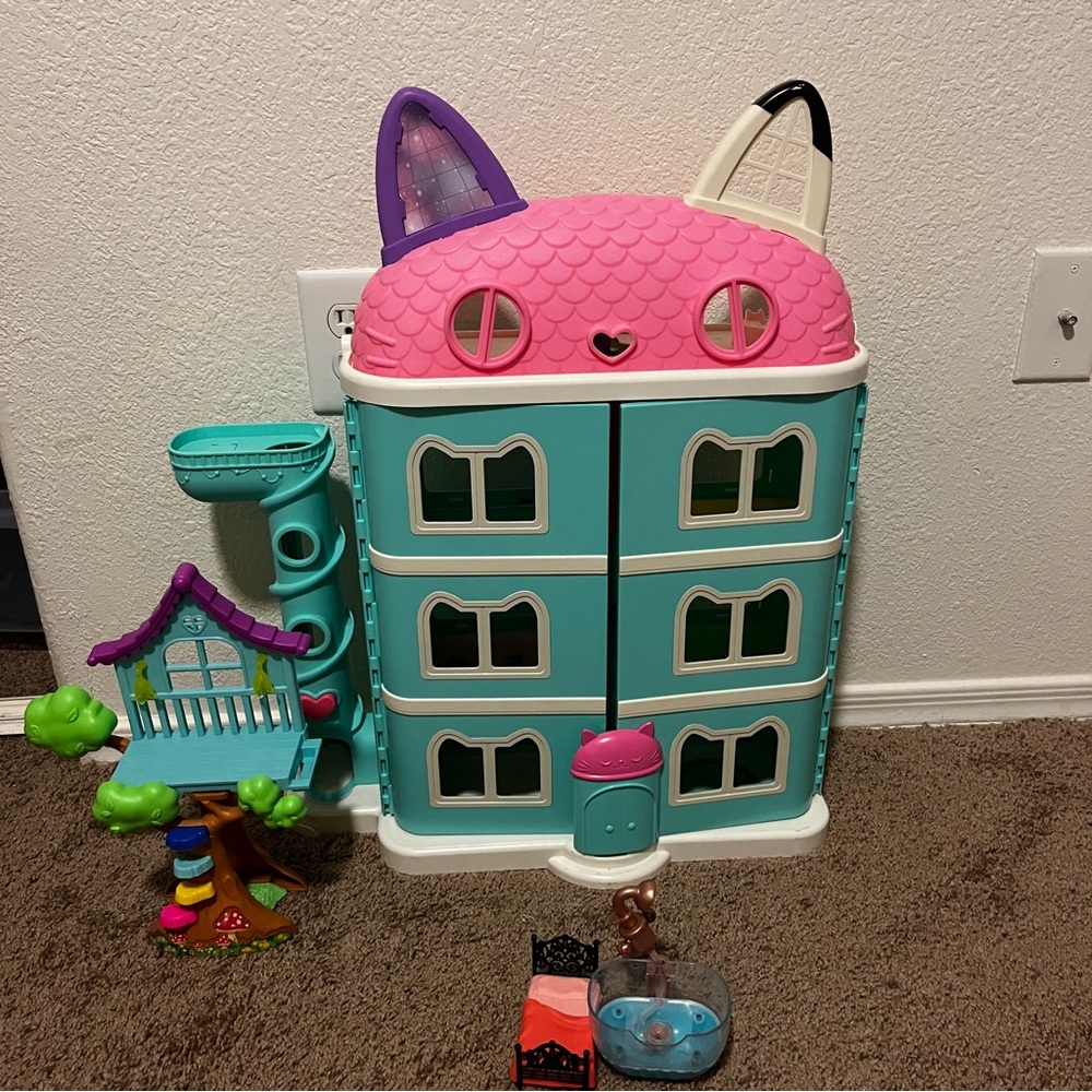 Gabby’s dollhouse
